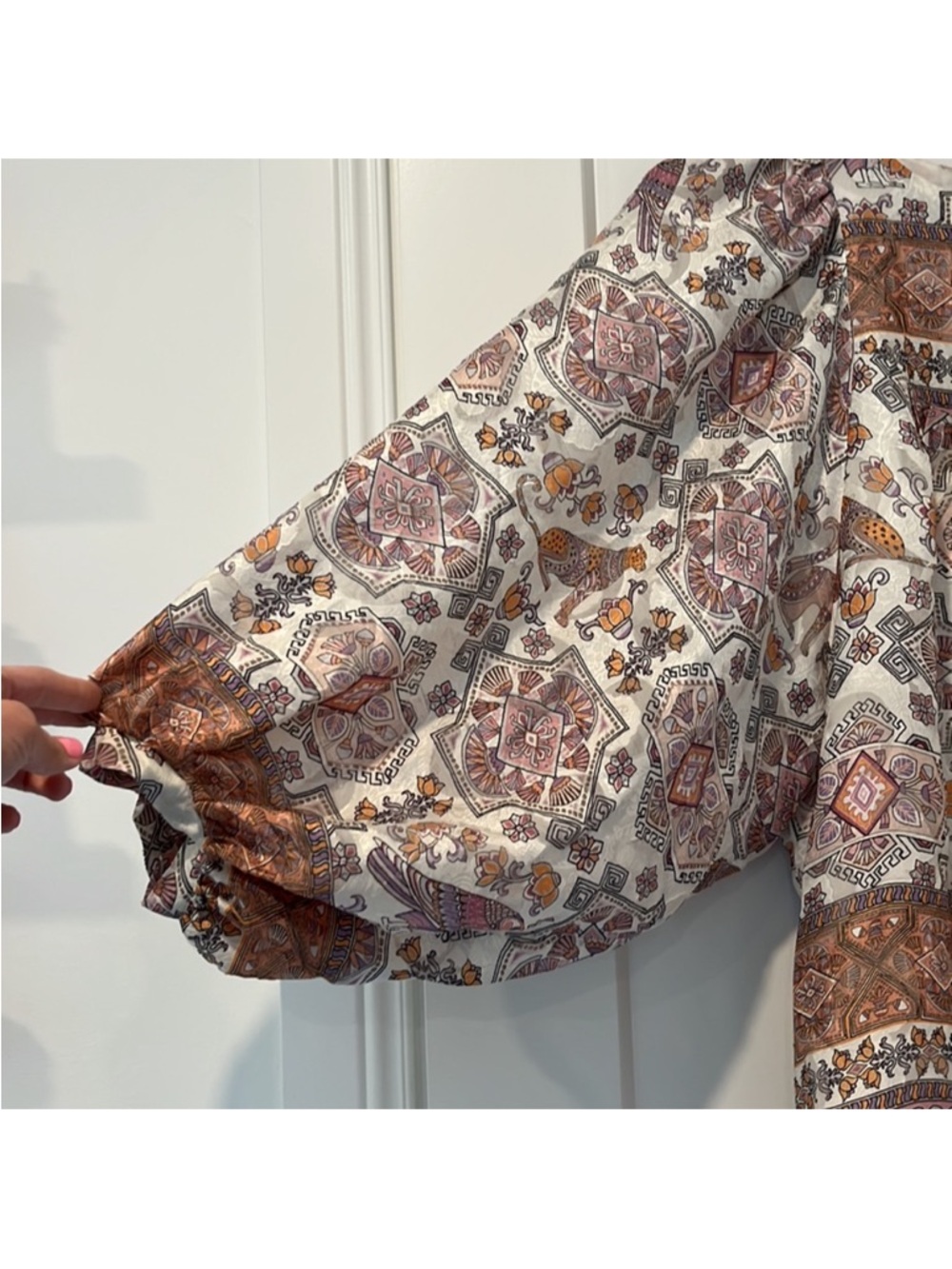 Anthro Flora 100% Silk Blouse Sheer Boho Paisley Peasant Top Neutral size L - Picture 3 of 6